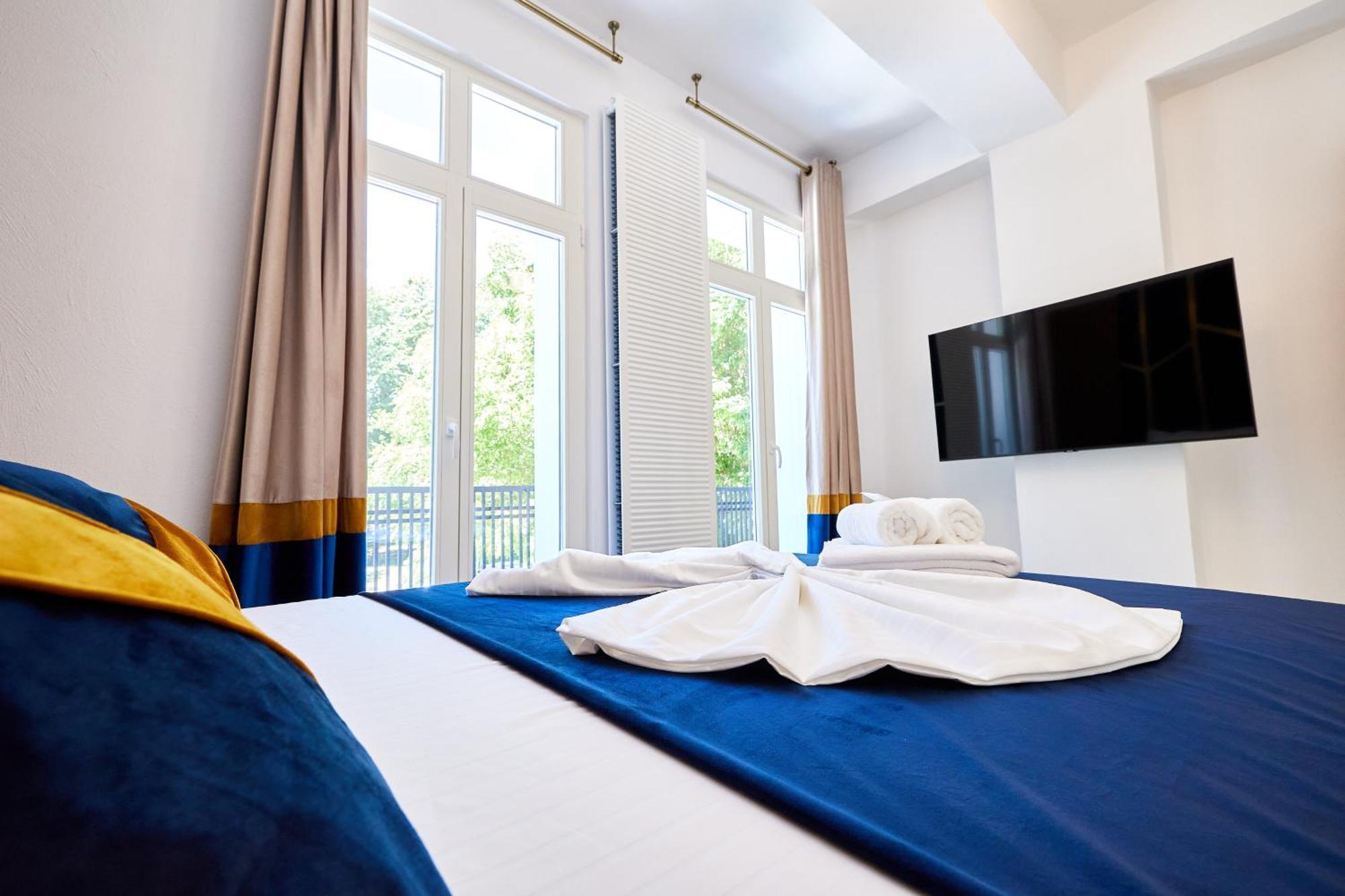 Carol Park View 3* Bucharest