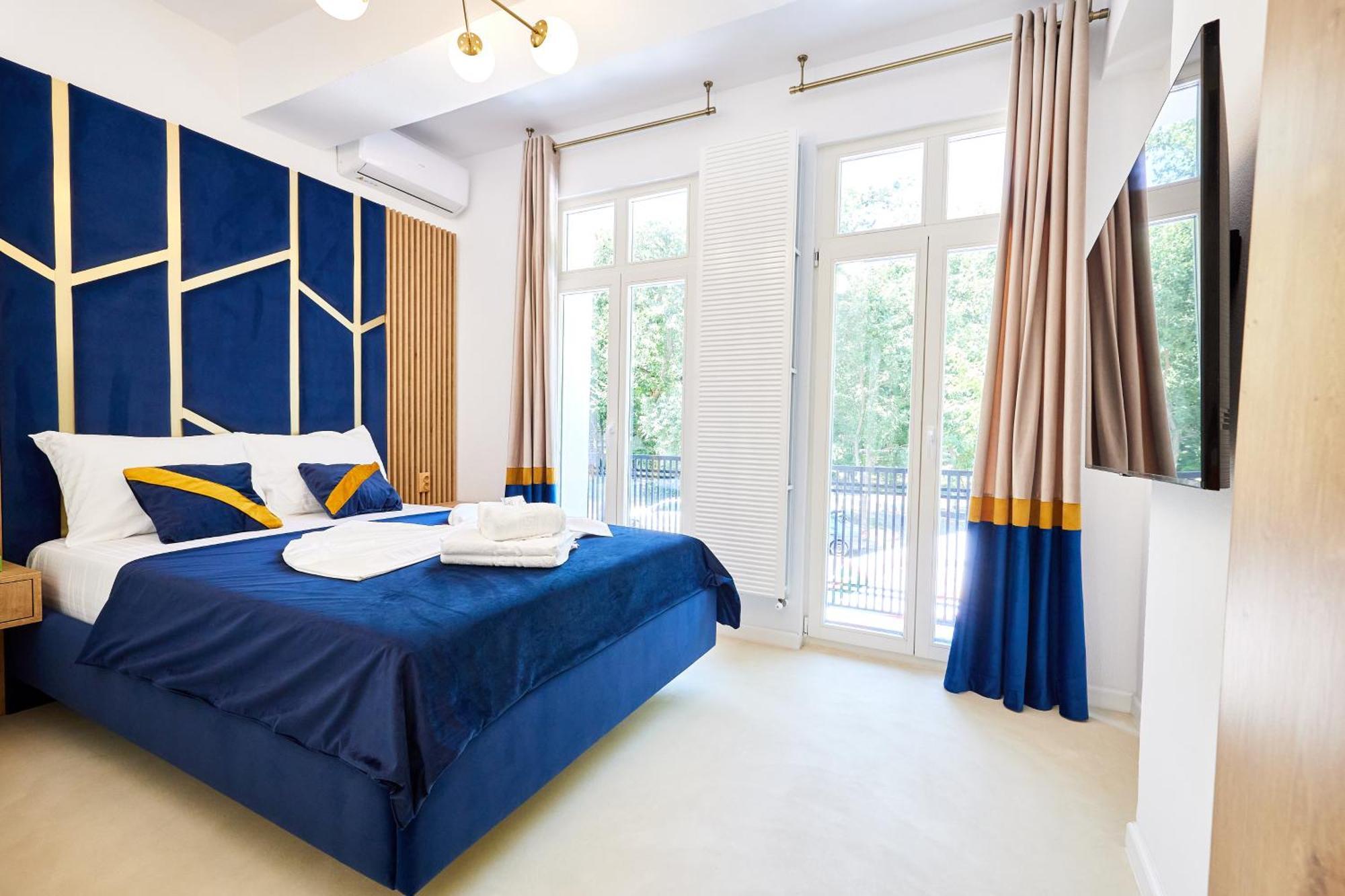 Hotel Carol Park View 3*