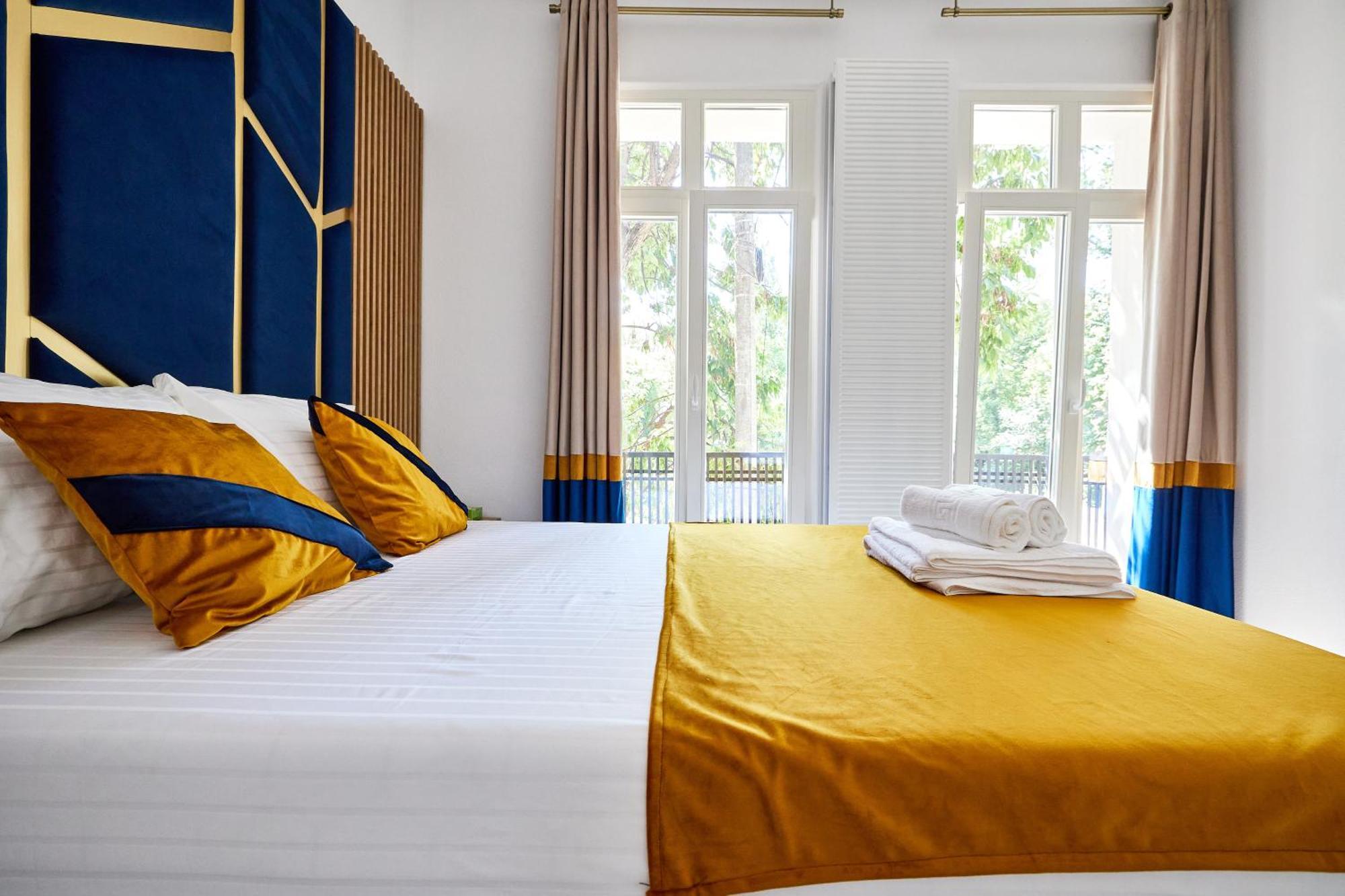 Carol Park View Hotel